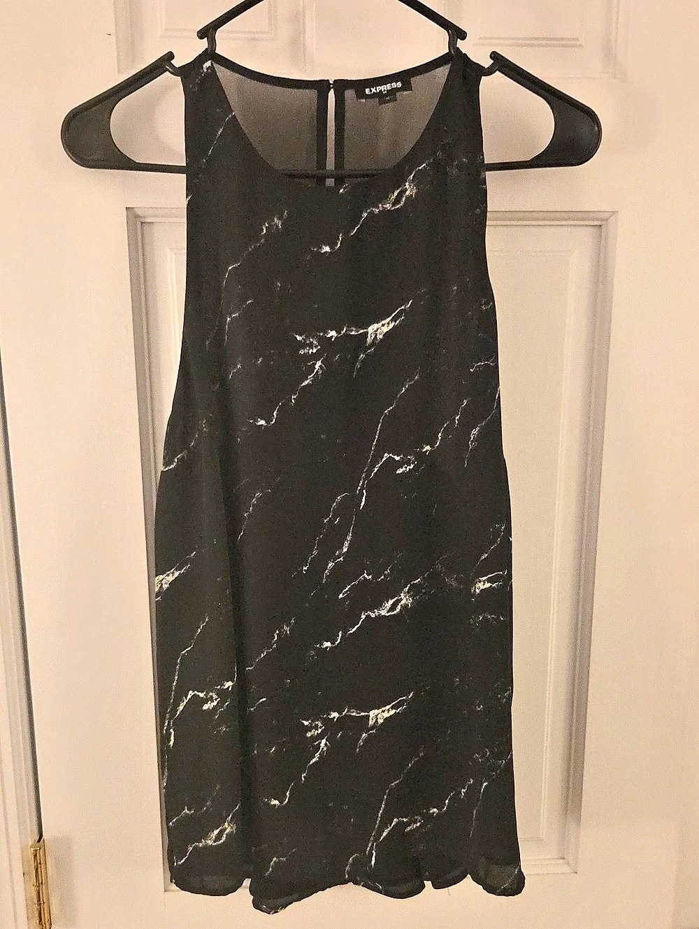 Express Abstract Top in Black & White Size Medium Like New